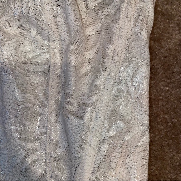 2 FOR THE PRICE OF 1. White corset top & Black corset top. (Victoria Secrets) - Picture 9 of 16